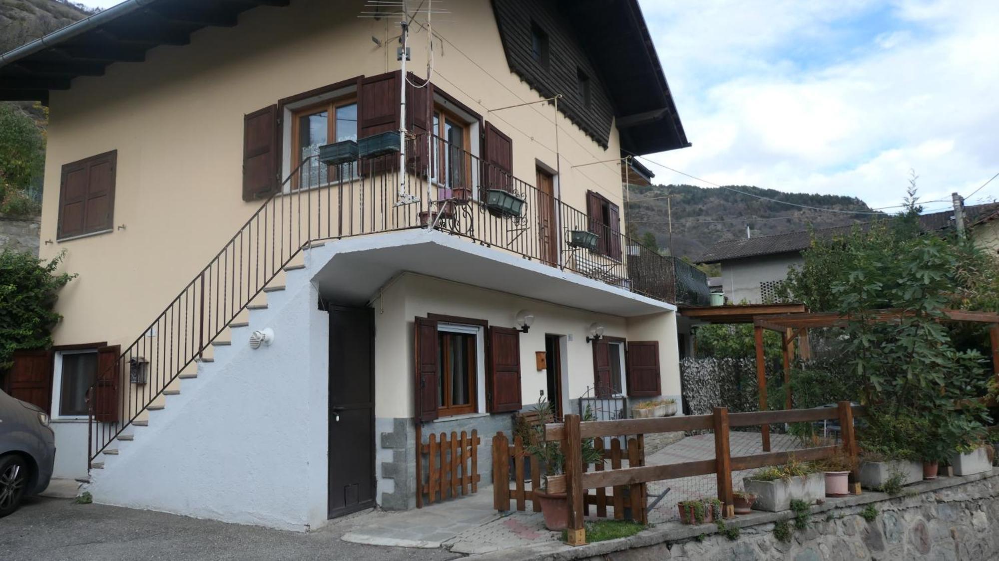 Villa La Petite Maison Aosta Exterior foto