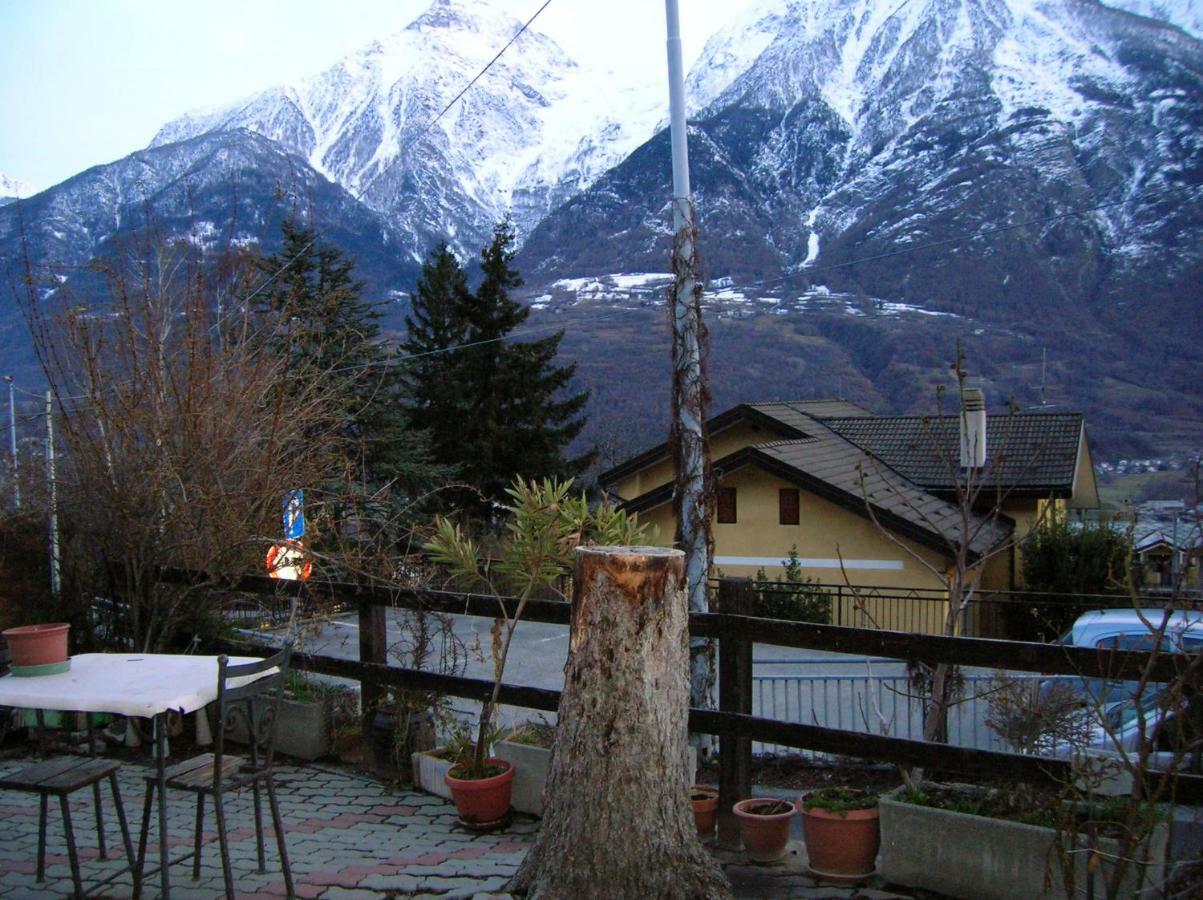 Villa La Petite Maison Aosta Exterior foto